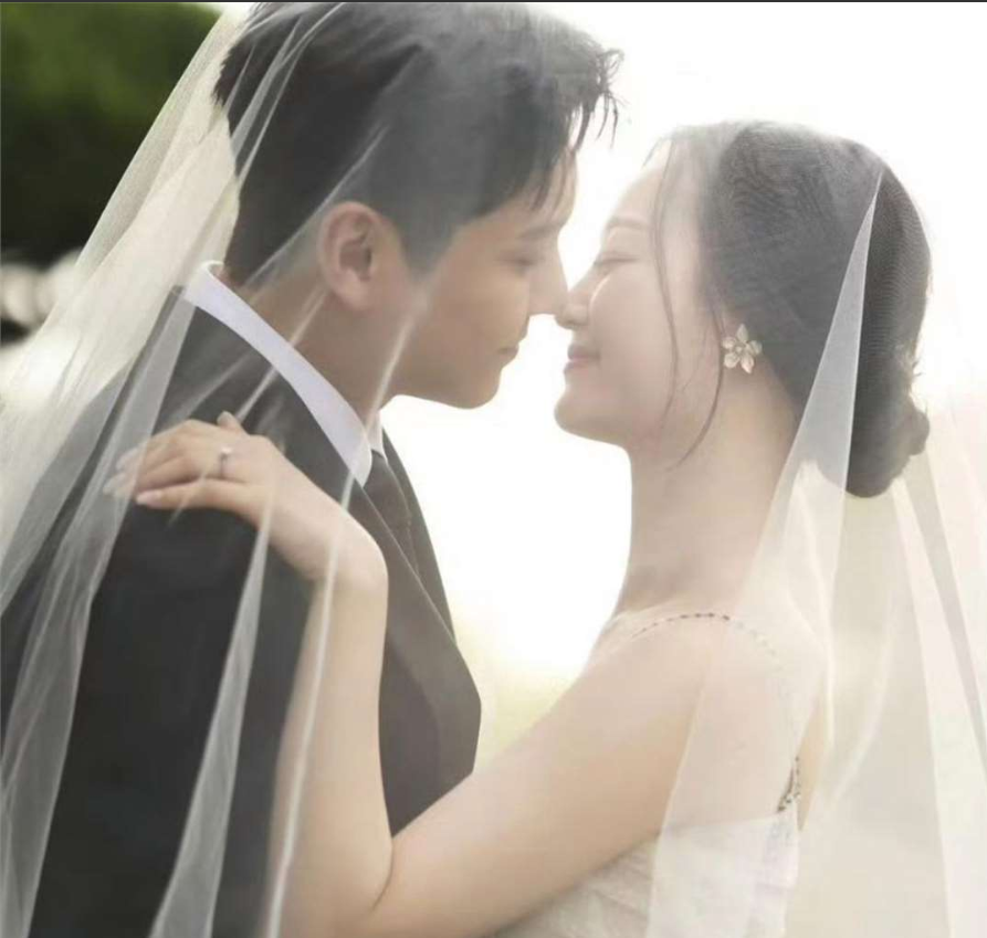 前FTISLAND乐队成员宋承宪近日宣布了结婚的喜讯，尽管这一消息最初是由韩国媒