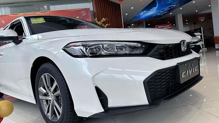 外观更运动，支持Carplay，新增后排空调出风口，25款思域能火？