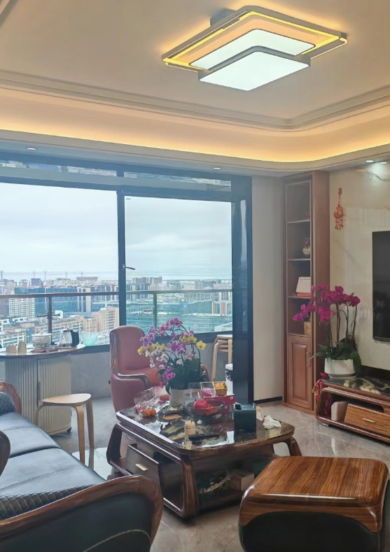 如果在城市能将就，最好不要回农村，个人感受如下∶

1.大多数农村，你做任何事都