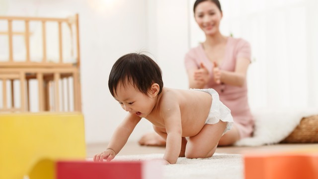 宝宝爬行训练，这些方法真的有效吗？