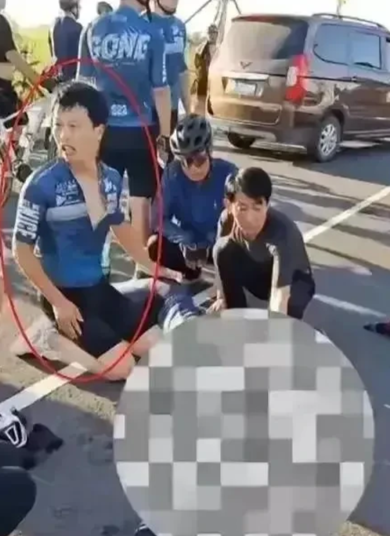 小男孩骑行中摔倒，被车碾压身亡，“由于事发道路未开通”！司机的车已被扣押，本人也