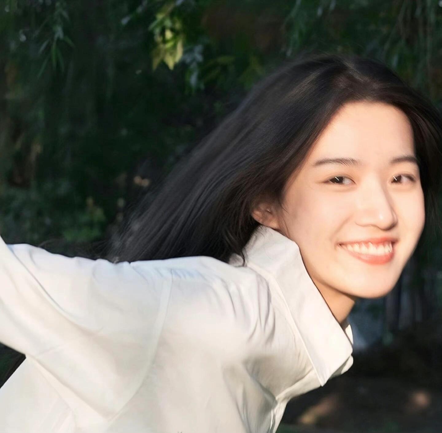 卢昱晓--被爱包围长大的小女孩