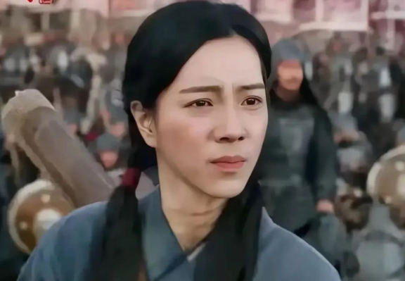 徐克可真聪明，知道黄蓉这个角色一出来肯定会被骂，所以第一版预告就只放了肖战，庄达
