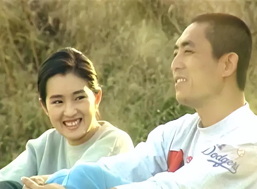 巩俐当年求婚张艺谋遭拒，陈婷未婚先孕终上位