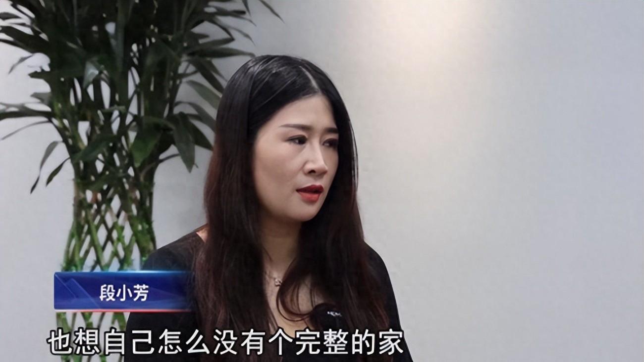 女子丢了2条金项链，报警后得知：你亲生父母找了你三十年