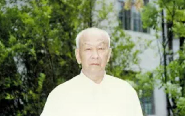 彭胜昔求归乡，中央速应允，长征英雄终圆梦