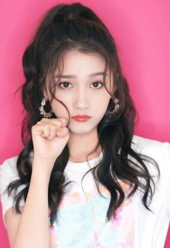 巅峰对决新看点：关晓彤哭戏引关注