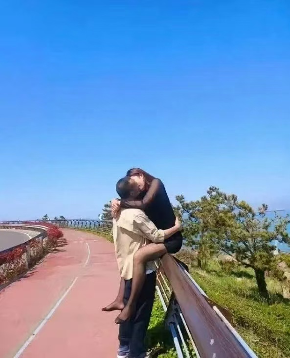 看的出来两个人都很急哈哈哈哈