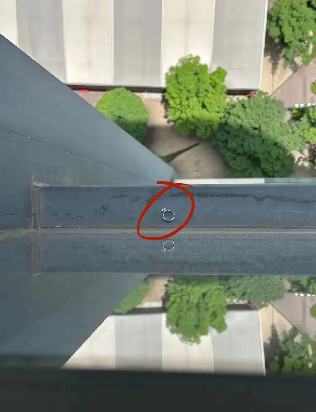 苹果用户可以帮我降半屏默哀吗