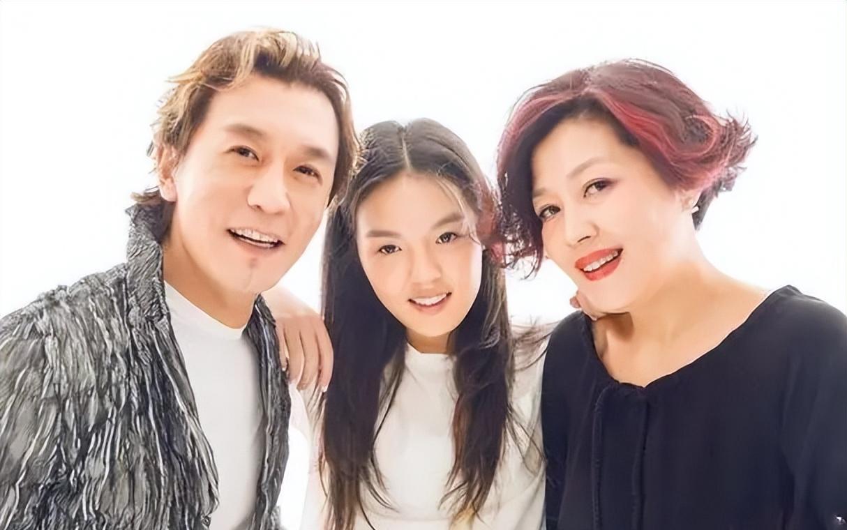 2018年，50岁的李咏癌症去世，留下2个亿的遗产，一分没给妻子和父母，全部留给