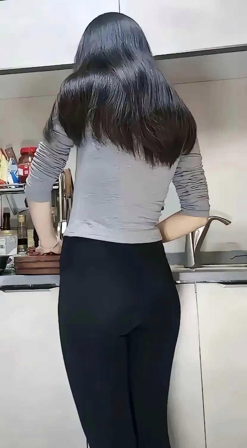 今天心情不错，一时兴起打算亲自下厨做几个菜。平常看别人做菜感觉挺轻松的，轮到自己