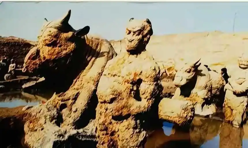 对比黄河大铁牛出土前后