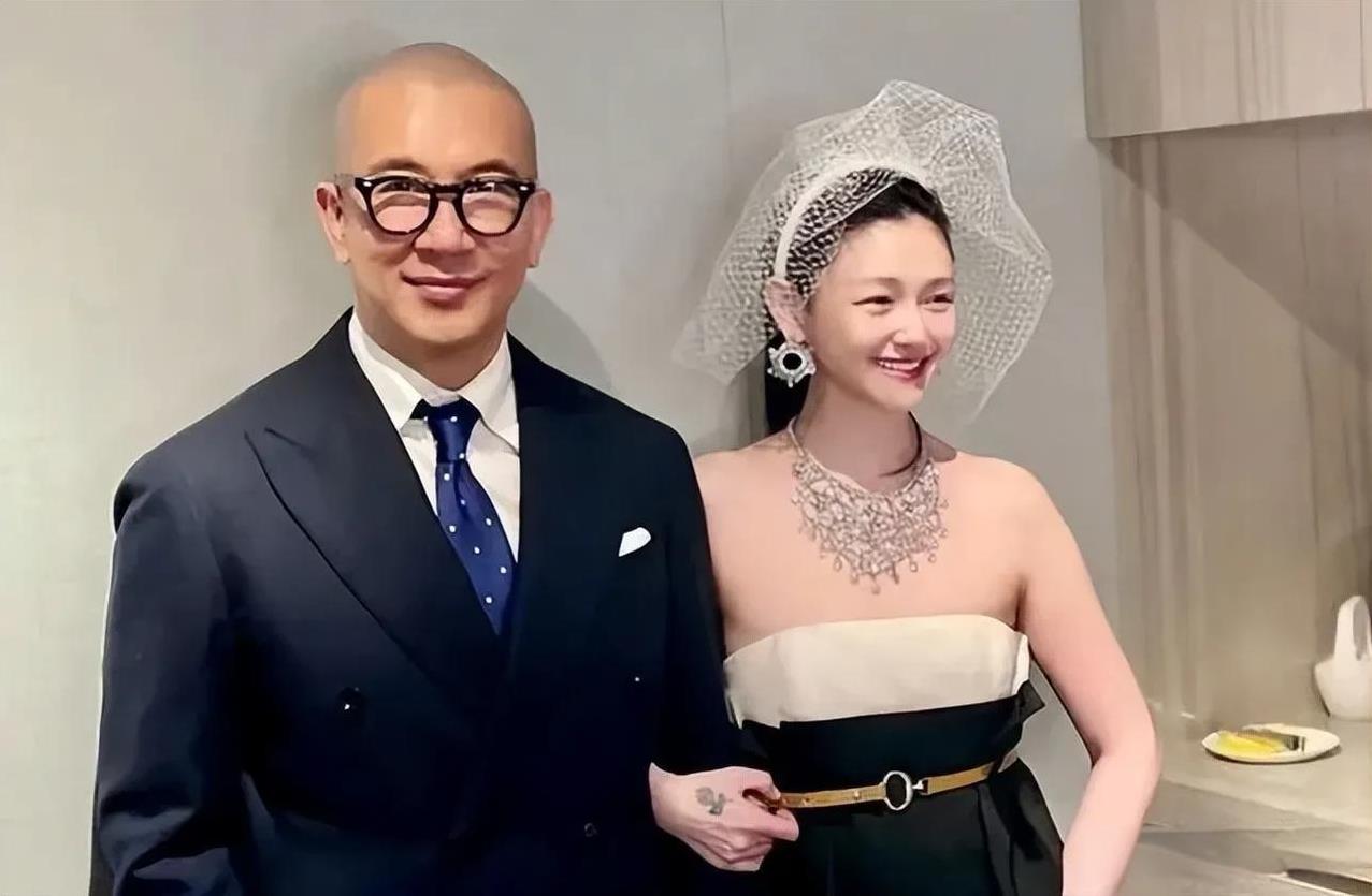 汪小菲麻烦了，大s头七还没过，具俊晔连续2次高调发文，目的太明显。
大s好悲哀，