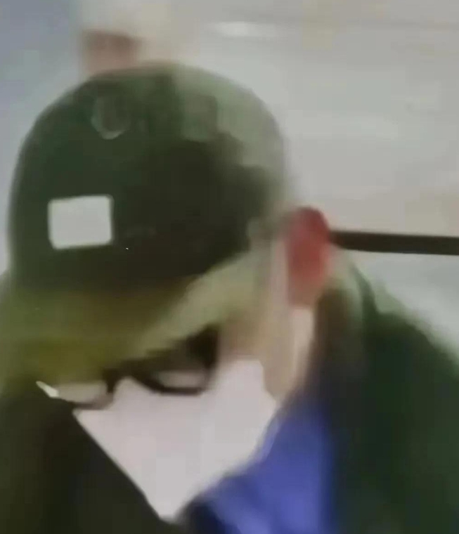 当红艺人具俊晔凌晨悄悄回国的画面引发全网热议！

这届狗仔的"雷达眼"真是名不虚