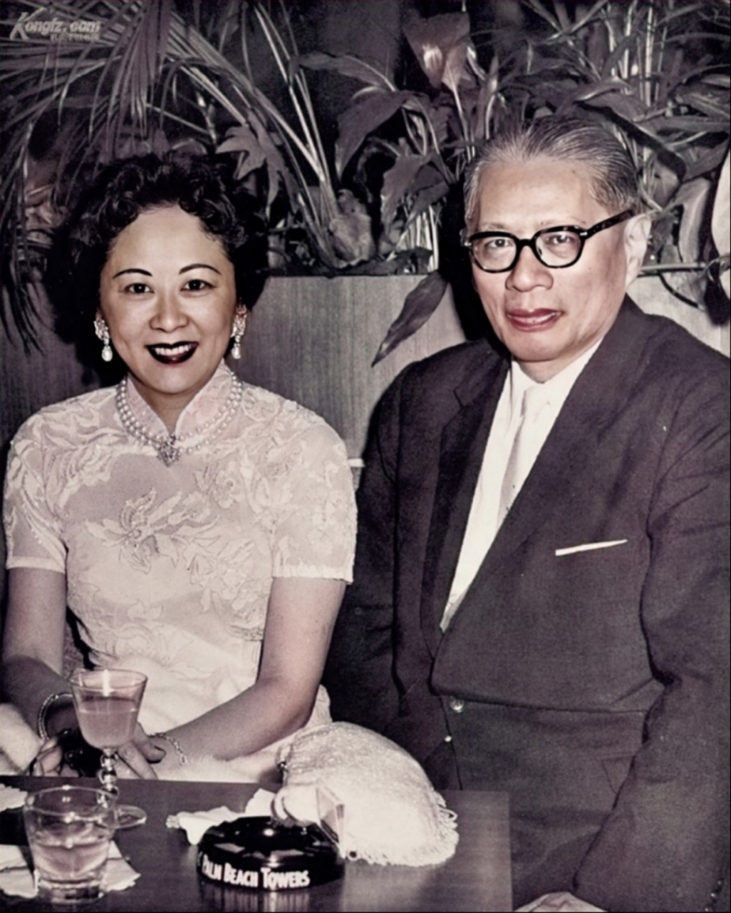 1971年，宋子文的朋友邀请他去赴宴，妻子张乐怡非不让他去，因为她闻到丈夫身上有