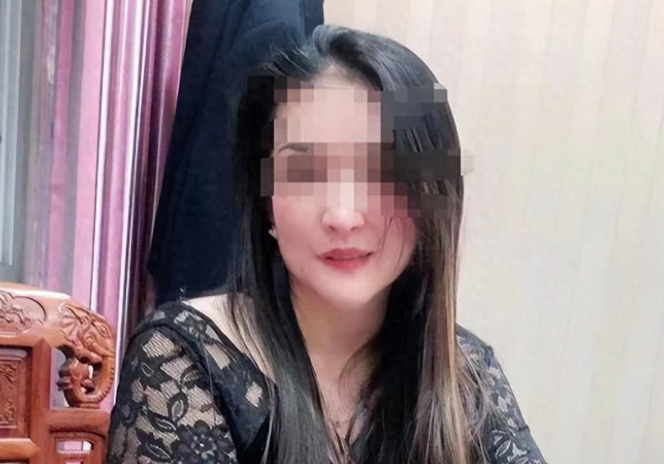 安徽，一名女子为了更好的身材，在朋友介绍下，趁着丈夫不在家，偷偷到某医院整形门诊
