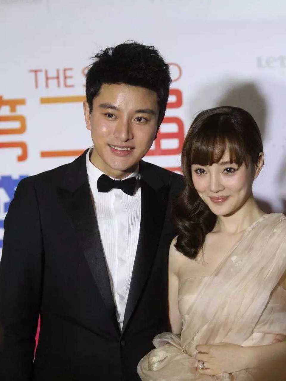 贾乃亮情伤后重生：放下过往，活出精彩自我
一次饭局，董璇做东，贾乃亮第一次见了李