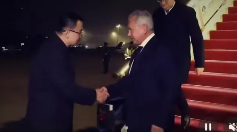 俄罗斯安全秘书绍伊古抵达北京或有要事相商
第一，绍伊古此次访华日程是五天，应该不