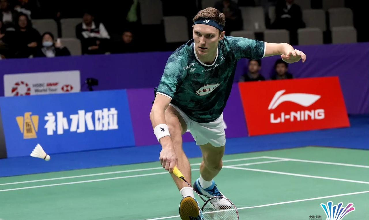 安赛龙这是要复仇吗？
第一局安赛龙 11-8 李卓耀！
上一站的马来西亚羽毛