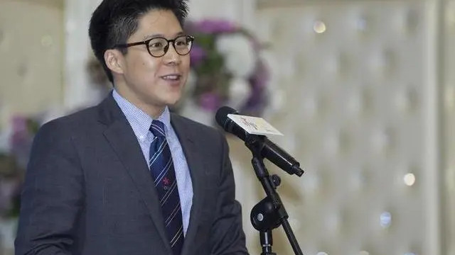 为了儿子霍启刚的前途，霍震霆到底有多清醒？
