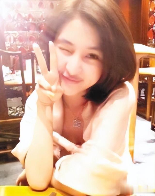 网红郭美美奢靡依旧,和金主男友世界游,网友-这种女人还有人要(郭美美抖音号是多少)-第38张图片-九妖电影 网红郭美美奢靡依旧,和金主男友世界游,网友-这种女人还有人要(郭美美抖音号是多少)-第38张图片-九妖电影