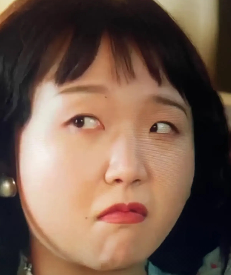 万万没想到！
看完六姊妹才发现
六姊妹中演技最好的不是梅婷
也不是颖儿
而是那个