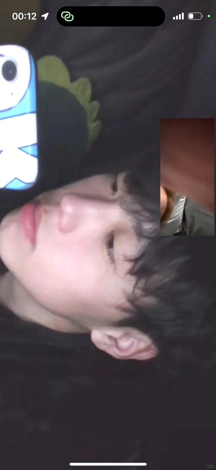 和网恋对象打视频？
应该算是网恋吧，目前还没确认关系，但是两个人心照不宣了
我们