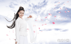 神女向神尊表白被拒，为逼神尊喜欢她，神女虐杀了我们全村