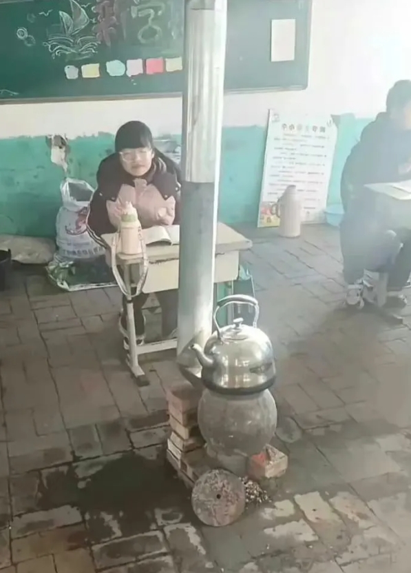 据说这是吉林某乡村小学