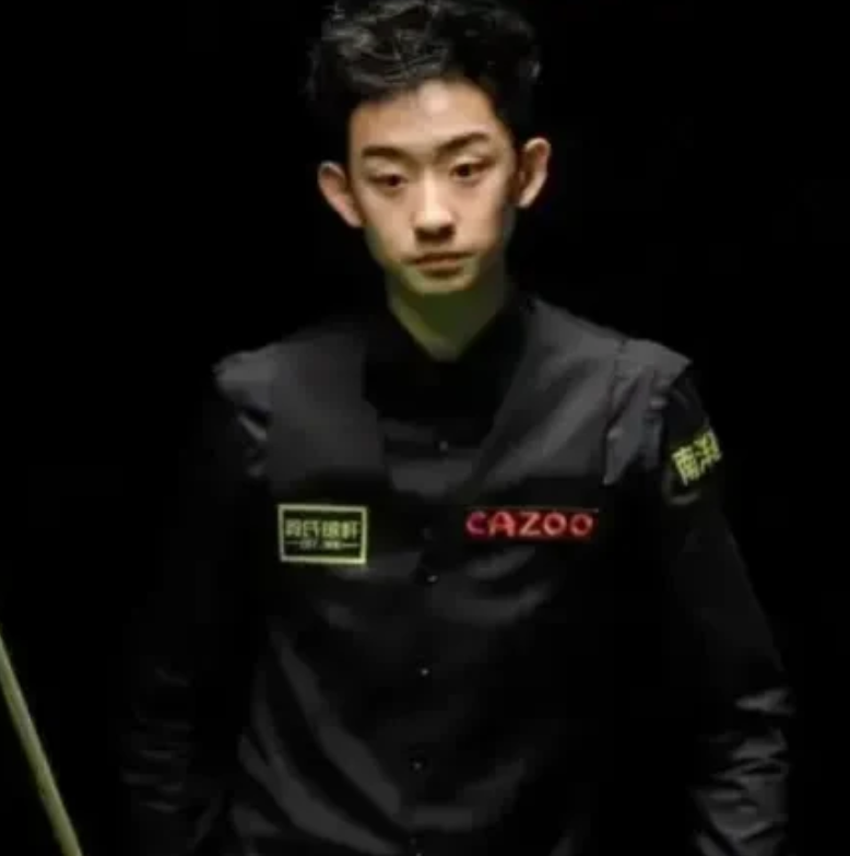 吴易泽闯入英格兰公开赛决赛，他能获得6样东西。

1、银牌获得4.5万英镑，金牌