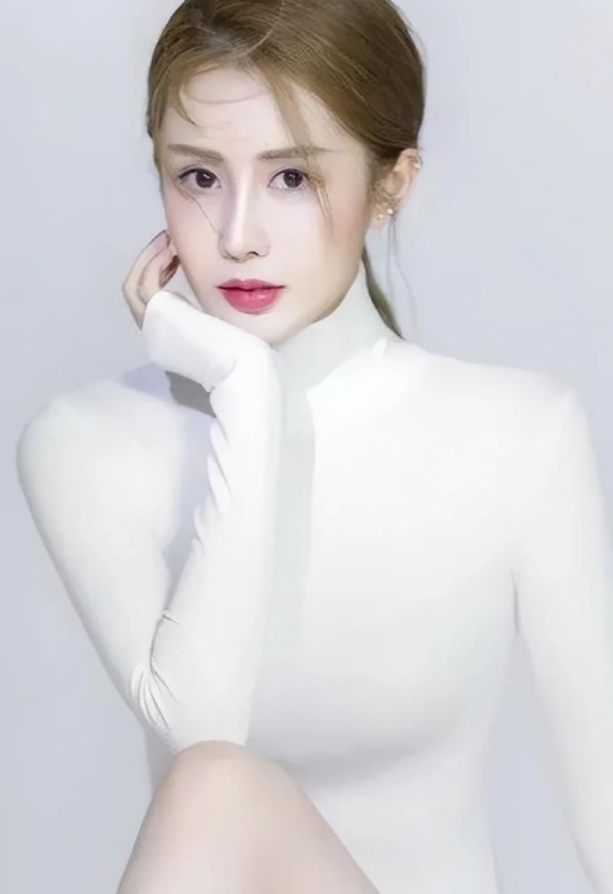 韦雪：靠孩子上位，怒挣秦奋9个亿