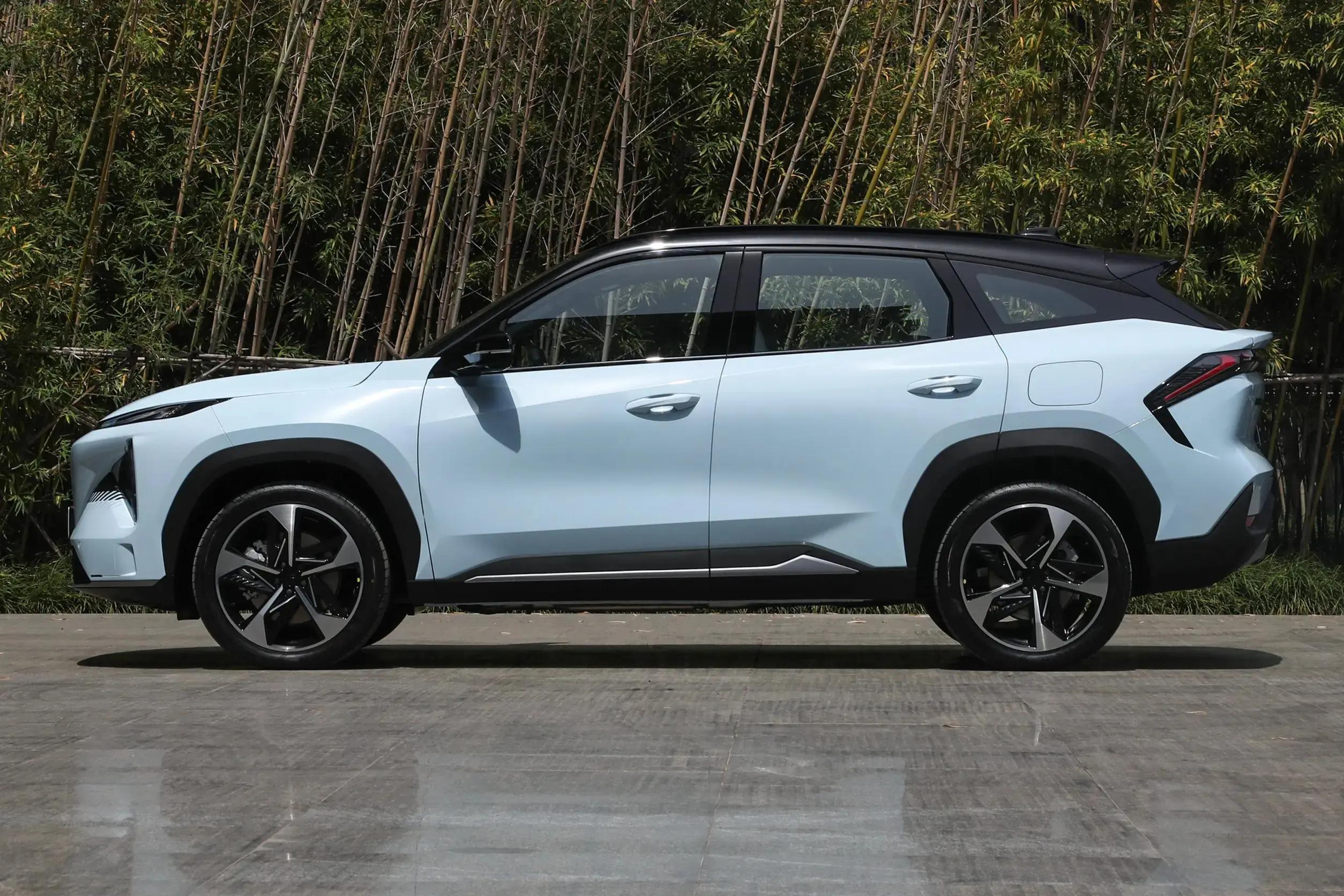 20万预算也能开豪车，这三款车性价比爆棚，超值！