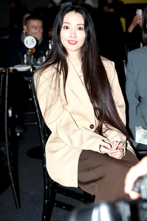 郭碧婷生图太好看了，珠圆玉润皮肤白白嫩嫩，温婉富态，做了豪门媳妇后，越发的贵气十