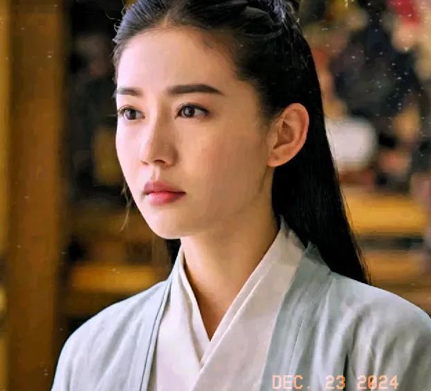 黄圣依落泪，哭诉精神压力太大！
其实，黄圣依是怕杨子的，如果不怕会反抗。明显长期