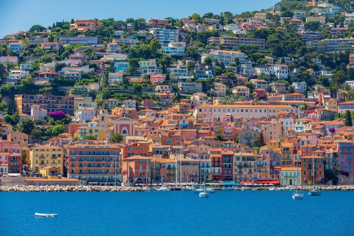 来场说走就走的旅行去看看蔚蓝海岸寻找松弛感吧！
普罗旺斯地区(Provence)