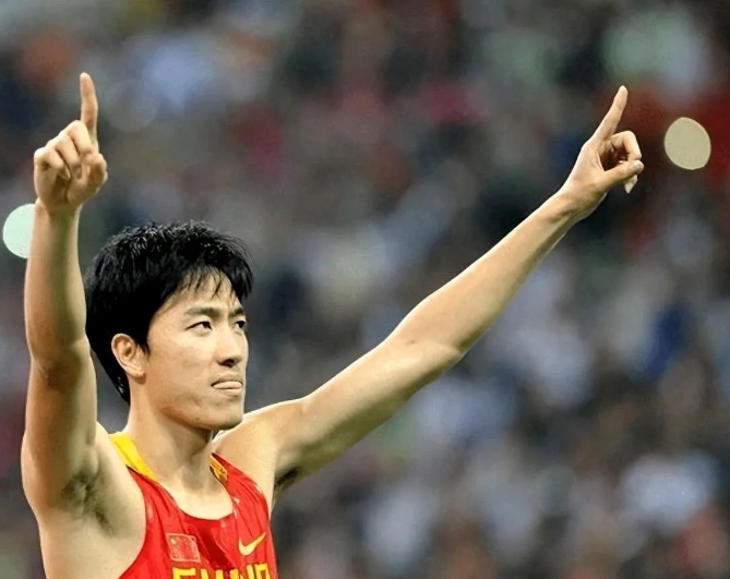 2008年北京奥运会时，很期待我国田径运动员，110米栏飞人刘翔能够参加本届奥运