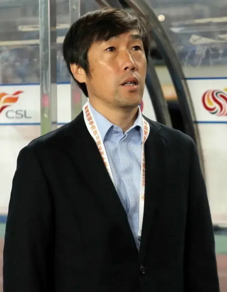 为什么高洪波和森保一如此相似，却没有森保一如此成功？

高洪波和森保一的相似之处