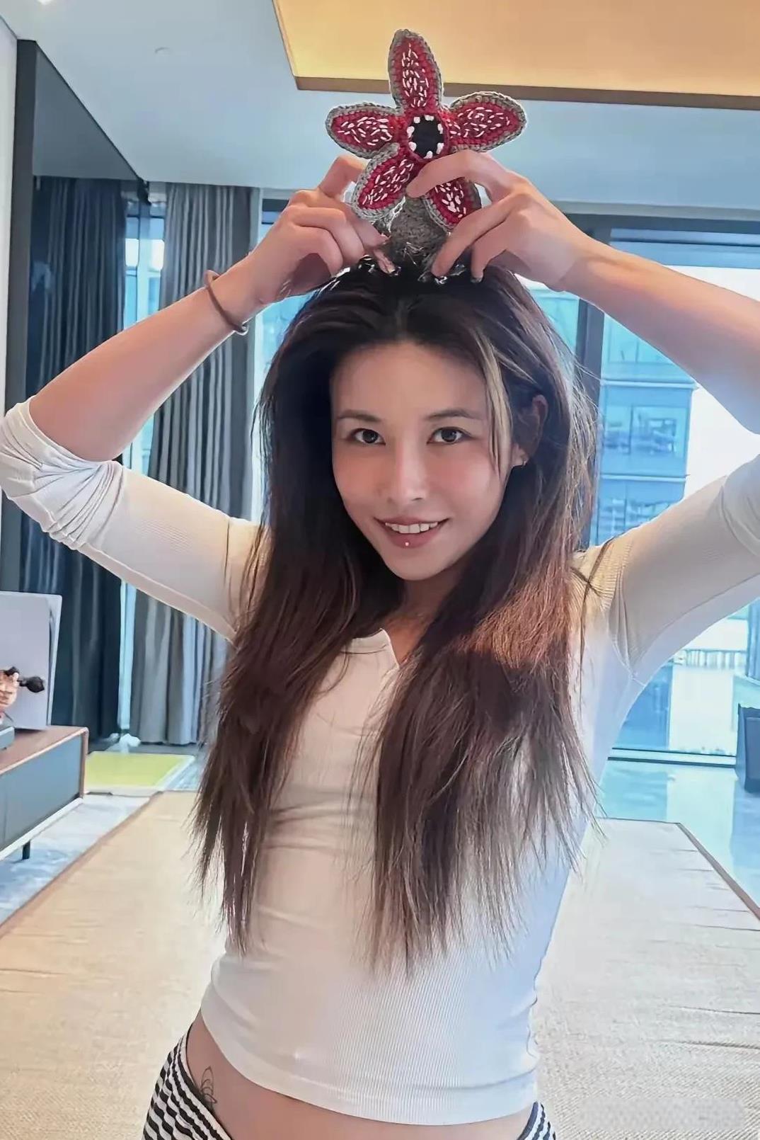 葛夕，或许我们都被她骗了……
曾几何时，我们都认为是手哥耽误了葛夕，毕竟人家那么