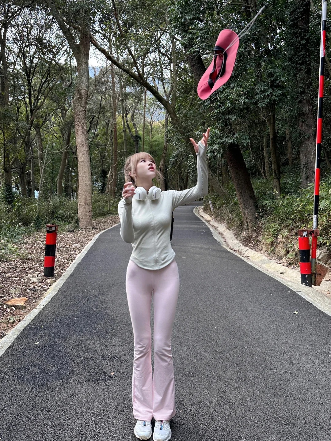 女孩子徒步⛰️的照片不要发在朋友圈
发在我评论区૮₍ ˃̵ᴗ˂̵₎ა