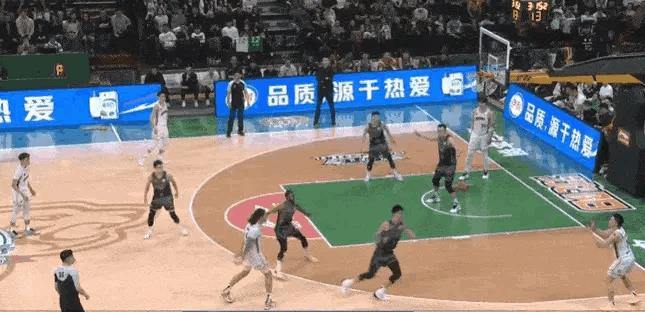 虽败犹荣！上海114:117辽宁，2人表现太圈粉了
1. 李弘权
今晚表现满分，