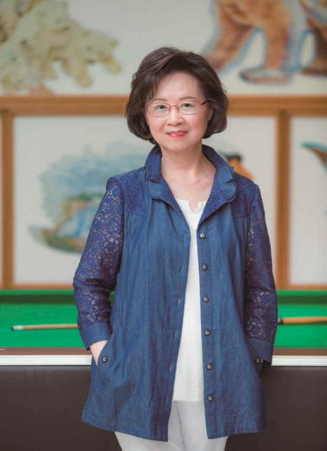 估计平从心底里从没有真正爱过琼瑶，只当她是摇钱树。
 
名人的二婚家庭都逃不脱普