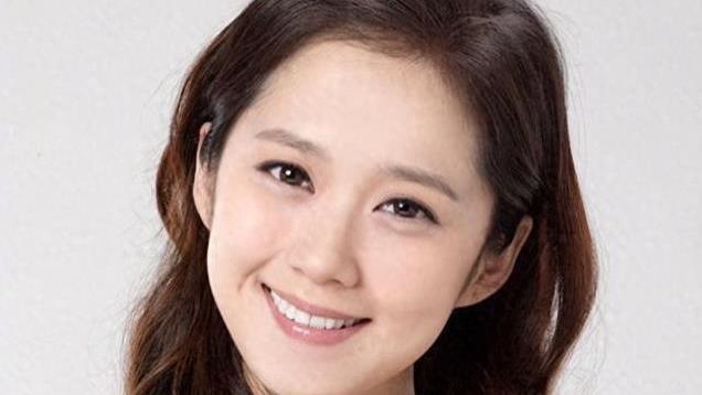 15年前，曾说出“没钱就去中国”的韩国女星张娜拉，后来怎样了？