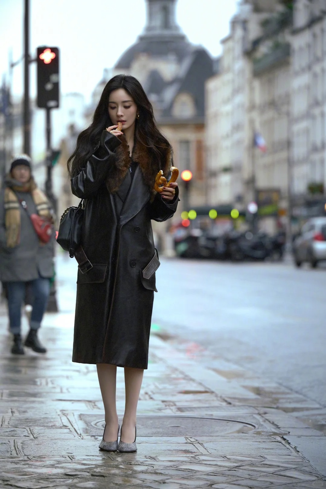 杨幂巴黎时装周看秀造型，大鲨四方