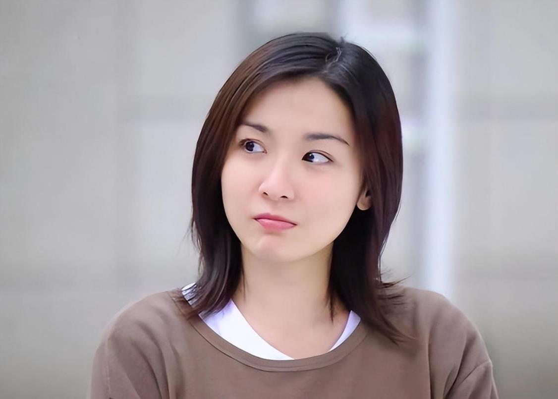 美女好超前，才初中就决定不婚不生了。

在娱乐圈里，女神的感情生活总是格外被关注