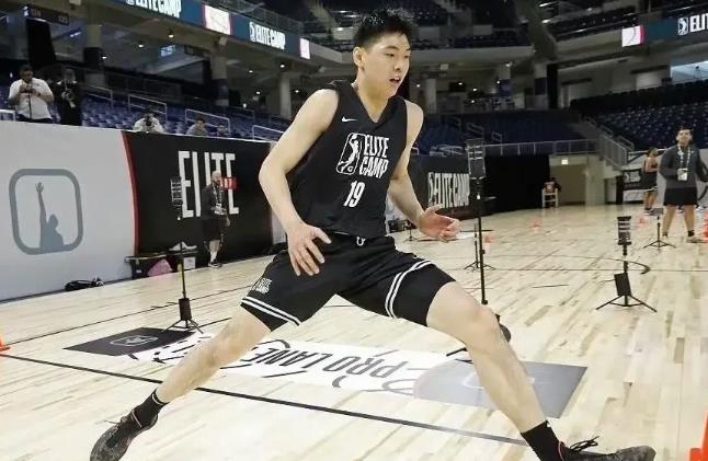 情况不妙，12月13号晚上，NBA中国方面传来2个噩耗！

1、中国小前锋，现篮