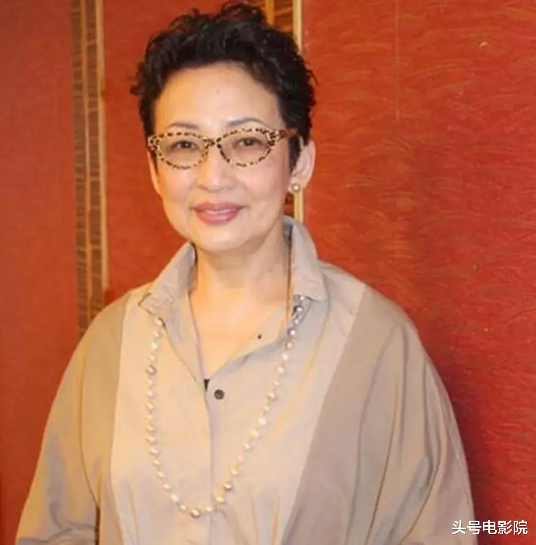 77岁香港女星获奖，古天乐恭喜！给她私人电话号码，关系藏不住了（古天乐在香港的家）-第4张图片-九妖电影