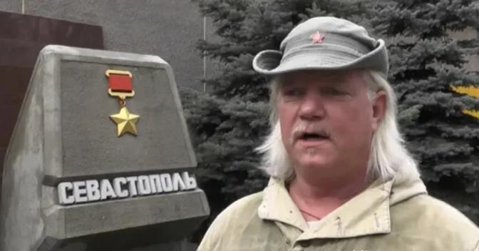 可怜的老爷子，在顿巴斯为俄族人的不公遭遇战斗了10年，却被一帮子来自远东的酒鬼杀