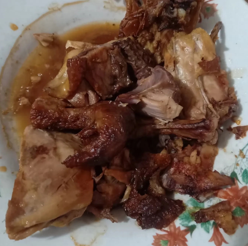 婆婆家的剩菜。
无论是过节还是平时，婆婆家总是有吃不完的剩菜。每次我们去了以后，