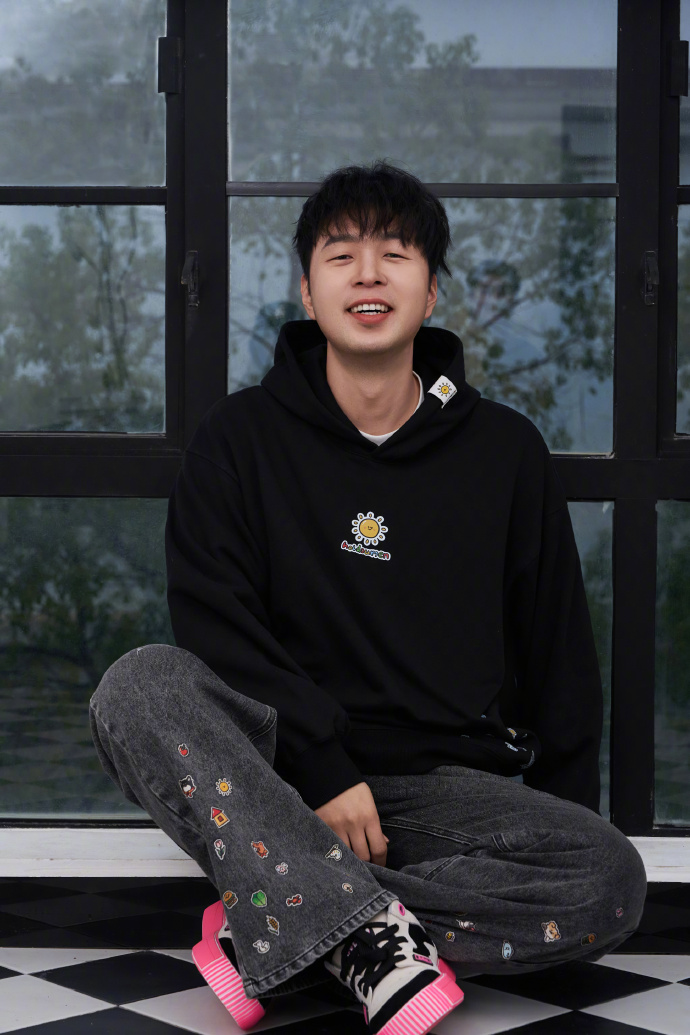 杜海涛这是自恋还是自嘲？他帅吗？