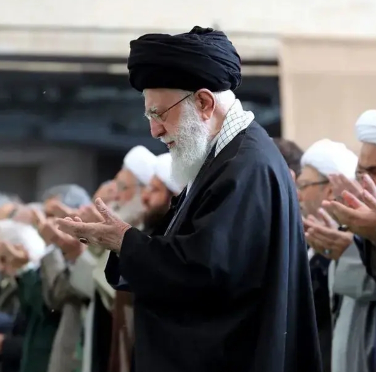 走投无路的伊朗还能做什么？
除了毫无意义的派出高官，四处求救之外，伊朗真的要考虑